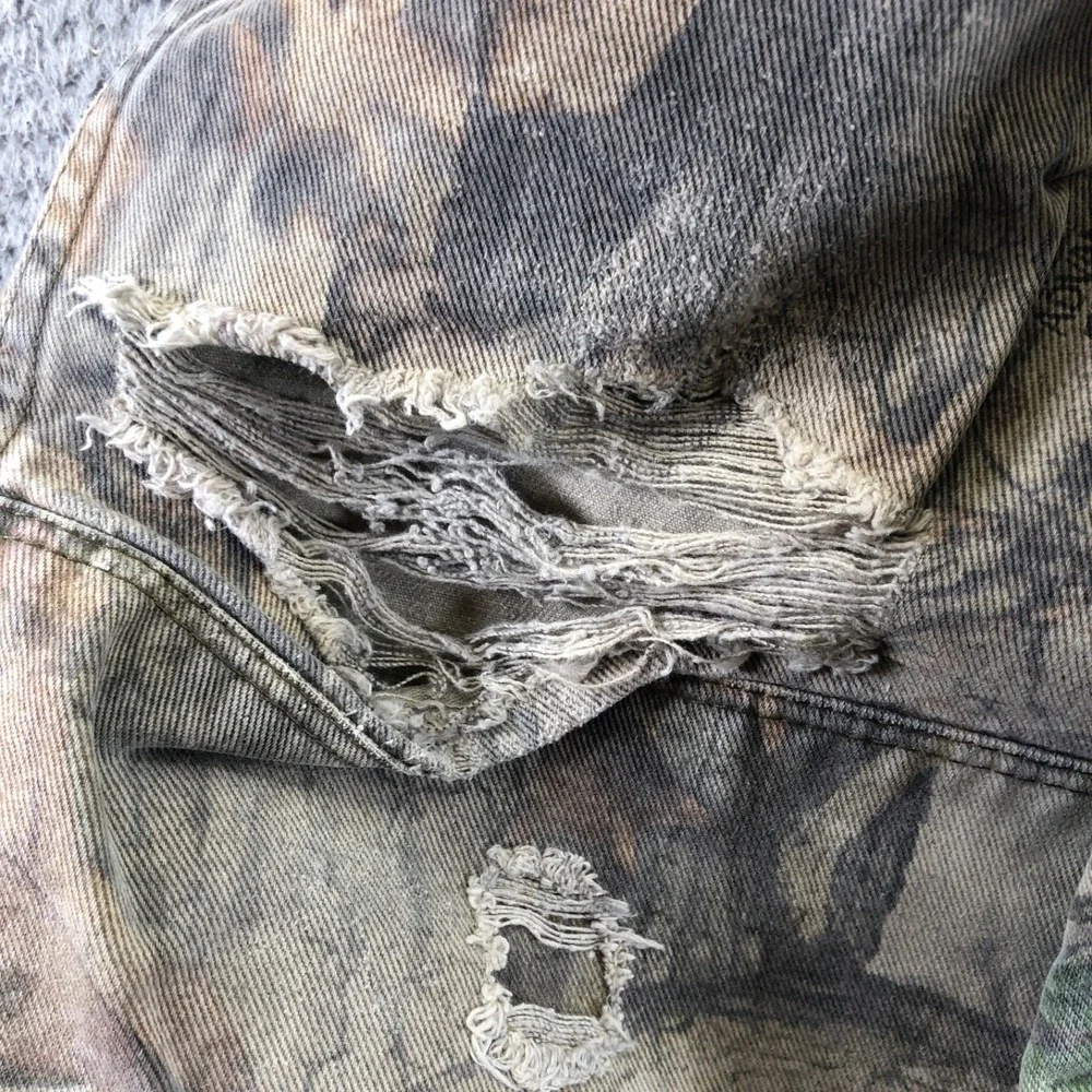 Wrangler Jeans Mens 32x28 Green Camouflage Double Knee Distressed Thrashed